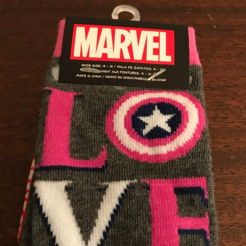 Marvel "Love" Captain America Polka Dot socks NEW with tag